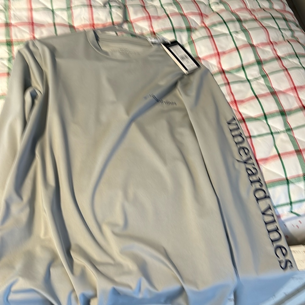 Brand new vineyard vines performance shirt